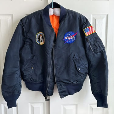 XL Alpha Industries Men's NASA Bomber Jacket, Dark Blue, 100th Space Shuttle Patch, Vintage Coat, Reversible Orange 