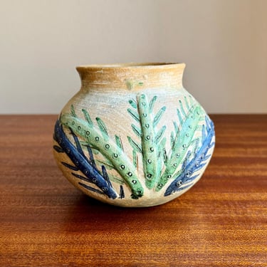 Vintage Mexican Folk Art Studio Pottery Vase Attributed to Delores Porras, Agave 