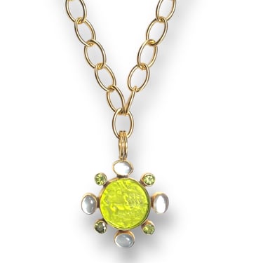 Nike Intaglio Peridot Enhancer