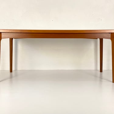 Teak Extension Dining Table by Johannes Andersen for VEJLE STOLE- og MØBELFABRIK, C.1960s - *Please ask for a shipping quote before you buy. 