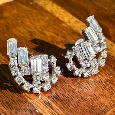 Vintage Kramer Jewelry Earrings Rhinestone Screw Back Mid Century Fashion 1940s Faux Diamond Earrings Glass Stones 