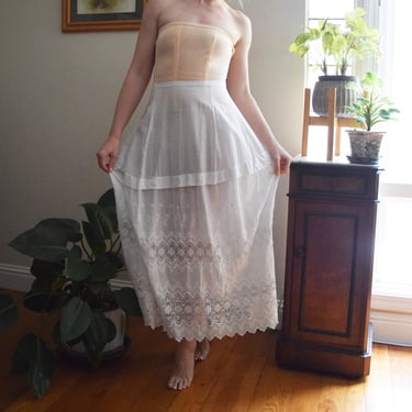 Antique petticoat skirt . Edwardian era fashion. 32 waist 