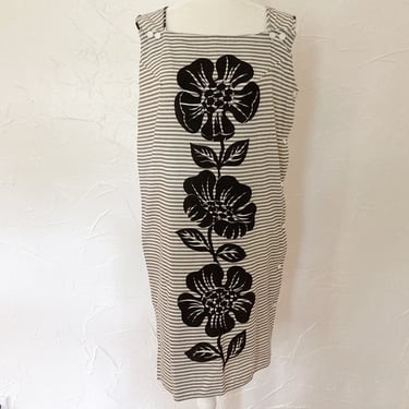 60s Black, White, and Gray Striped Floral Shift Dress | Small 