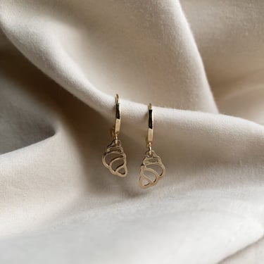 huggie earrings | dainty gold hoops | silver hoop | croissant earrings | croissant hoops | dainty earrings | minimalist earrings | untarnish 