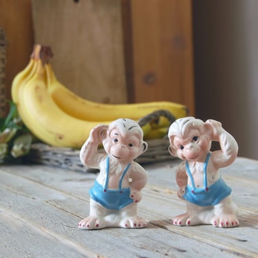 Vintage monkey salt and pepper shakers / Made in Japan / vintage chimp shakers / whimsical collectable S&P shakers / vintage kitchen 