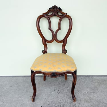 Shell Motif Chair