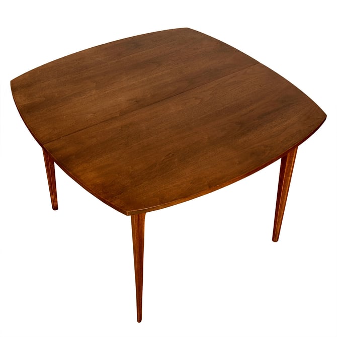 Broyhill Brasilia 42&#8243; Rounded-Square Walnut Expanding Dining Table w: 3 Leaves