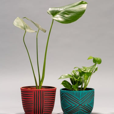 Medium Planters: Made-to-Order in Black Clay