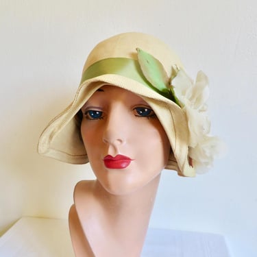 1920's Natural Woven Straw Flapper Cloche Hat with Cream Silk Rose Flower Mint Green Ribbon Art Deco Great Gatsby 20's Spring Summer Hats 