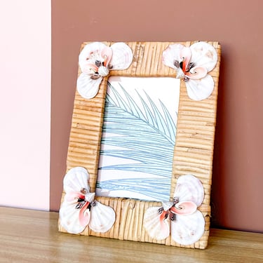 Four Corner Shell Chic Rattan Frame