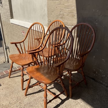 Set of 4 Oak Windsor Chairs