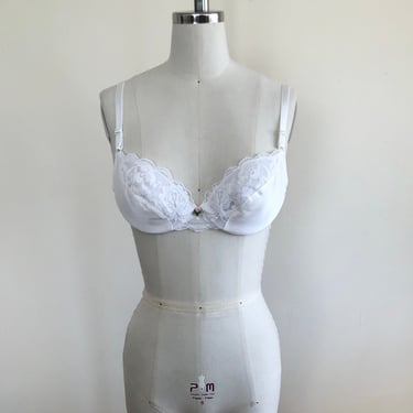 White Lace Underwire Bra with Shoulder Pads - 1980s