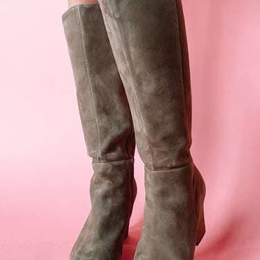 Modern Taupe Brixie Heeled Suede Tall Boots, sz. 11
