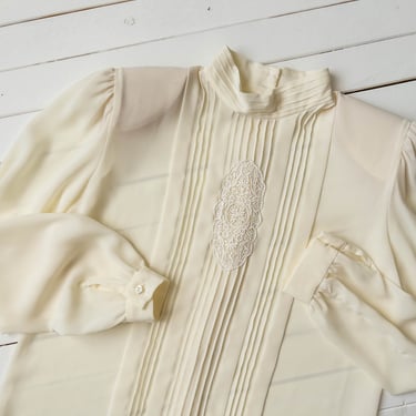 Victorian style blouse | 80s 90s vintage silky cream ivory romantic dark academia high collar embroidered blouse 