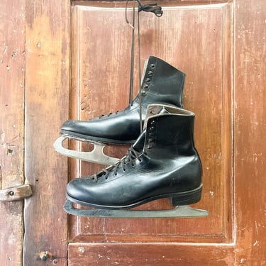 Vintage Ice Skates Black Ice Skates Figure Skates Size 10 Winter Decor Door Hanger Leather Ice Skating Antique Outdoor Front Door Decorating 