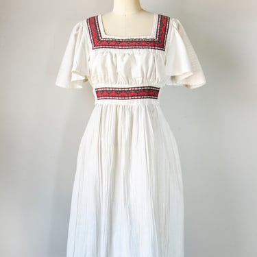 1970s Dress Embroidered Cotton Guatemalan M 