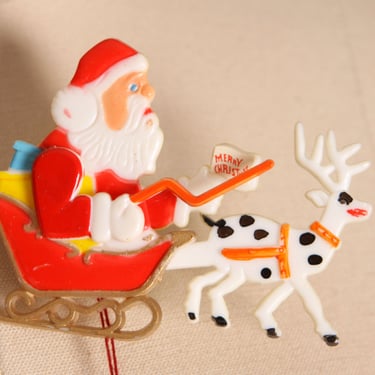 1960s 1970s Novelty Moving Santa Sleigh Reindeer Plastic Christmas Brooch 