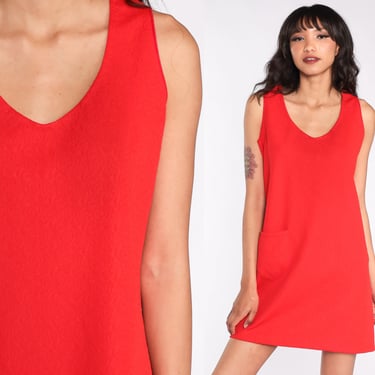 Mod Mini Dress Red V Neck Dress 60s Shift Sleeveless Textured Polyester Pocket 70s Gogo Vintage Sixties Twiggy Plain Minidress Medium 