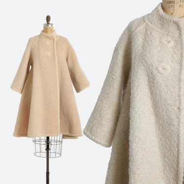 Vintage 1960s Reversible Bouclé Wool metallic gold lurex Cream chevron trapeze Coat 