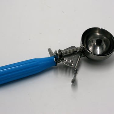 vintage Serco ice cream scoop with blue handle made in japan 