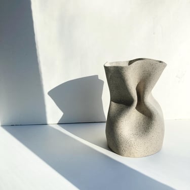 Dumpling Ceramic Vase in speckled sandy clay 