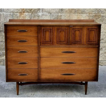 Local Pickup Only - Mid Century Modern 1960's Broyhill Sculptra Magna Dresser Cabinet Credenza Walnut Original Finish Entertainment Center 