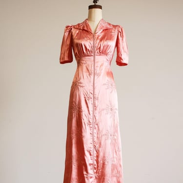 1940s Coral Pink Embroidered Dressing Gown 