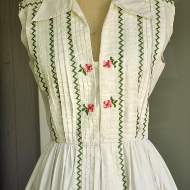 vintage 1950s white cotton dress w/ cross stitch details XS 