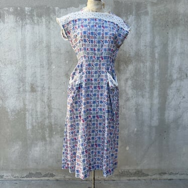 Vintage 1940s Blue Floral Print Dress Hip Pockets Cotton Lace Trim By Day Shine