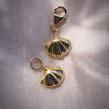 Gold Plated Shell Charm 