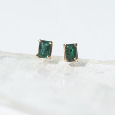 Emerald stud earrings - 14k