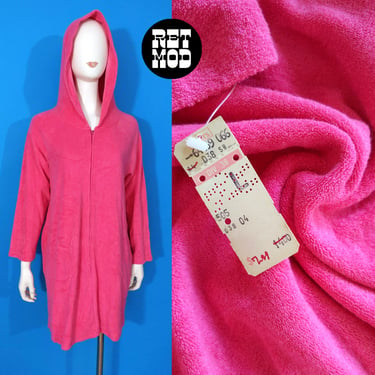 DEADSTOCK Cute Vintage 60s 70s Pink Terrycloth Cover-Up Loungewear with Hood and Pockets 