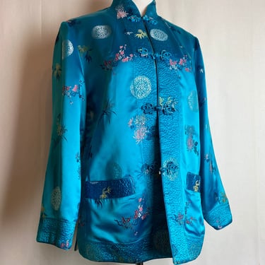 Reversible Cheongsam jacket~ vintage Rayon turquoise & white satin Chinese textile Asian short coat with pockets frog closures~ size LG 