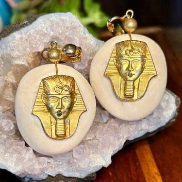 Vintage King Tut Earrings Egypt Mummy Clip On Tutankhamun Ivory Plastic Retro Gift 