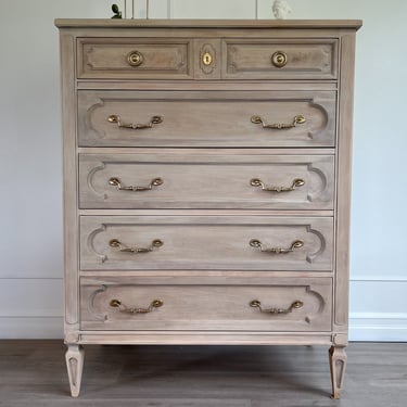 Refinished natural wood Thomasville chest of drawers / dresser solid wood 