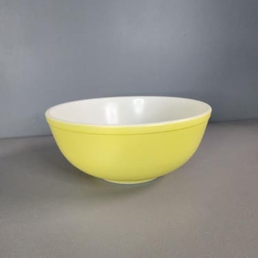 Large Yellow Pyrex 404 Mixing Bowl 4 Qt 