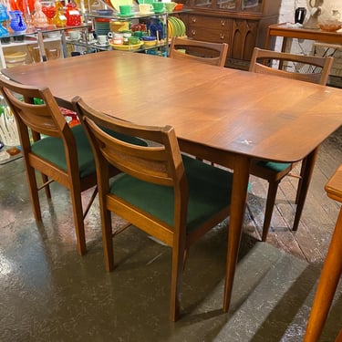 Walnut Dining Table with 6 Chairs by Merton Gershun for American of Martinsville, C.1960s - *Please ask for a shipping quote before you buy. 