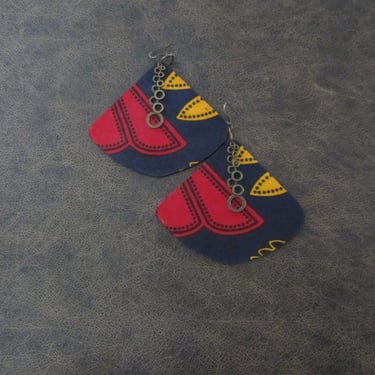 Oversized Ankara print fabric and wooden earrings blue/red 