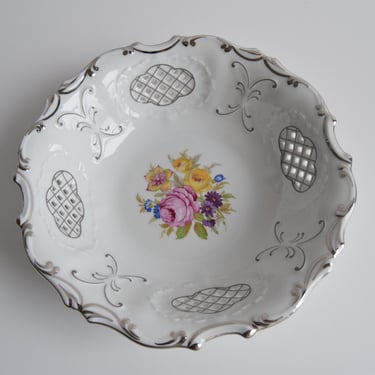 Decorative bowl, Openwork porcelain, Pirken Hammer, 1960's. 