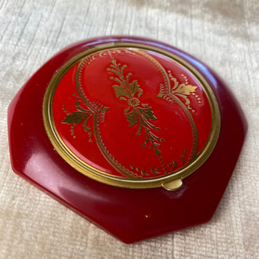 1940’s vintage Red Bakelite powder compact Mirrored pressed makeup case~ rockabilly pinup accessories cherry red octagon shape 