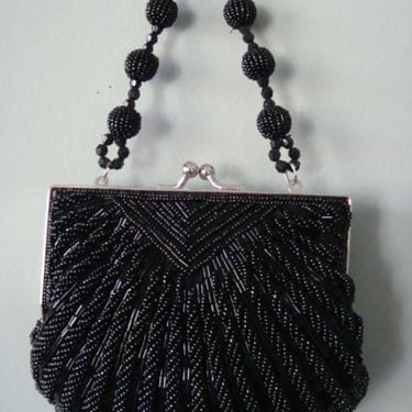 Small Jet Black Beaded Shell Shaped Purse 