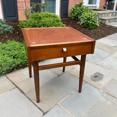 Mid century Walnut Side Table, Merton Gershun for American of Martinsville - Free Shipping 