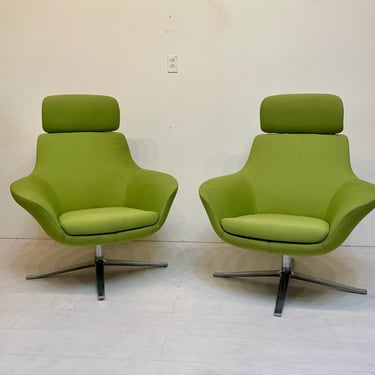 Pair of Coalesse Green “Bob” Swivel Lounge chairs, model #221, 2010 