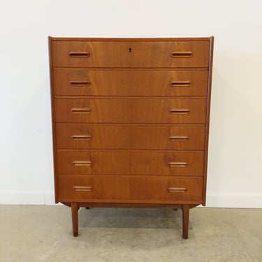 Vintage Danish Mid Century Modern Teak Dresser 