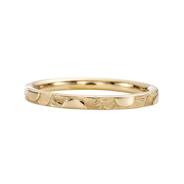 Engraved Golden Sun Pattern Band