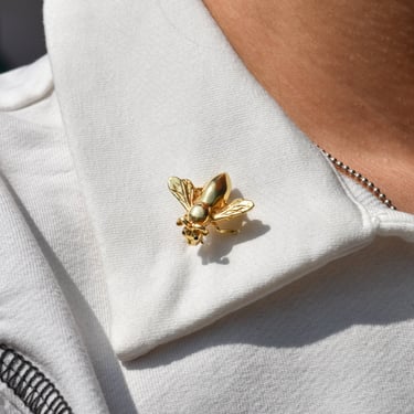 Solid 18K Bee Pin, Cute Tiny Yellow Gold Bug Brooch Pin, Estate Jewelry, 
