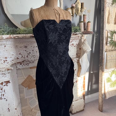 yellow prom dresses near me KissProm Sweetheart Mermaid Satin Long With Cutout, Royal Blue / 14 Size:Child Medium Maxi Neckline sizechart-mini-dress-with-sleeve-sleeve-length 5,400+ Red Hair Green