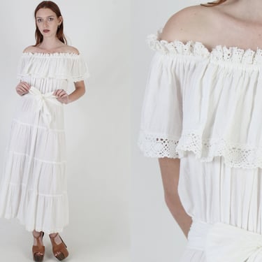 Off The Shoulder All White Mexican Dress / Plain Crinkle Cotton Crochet Dress / Vintage 70s Ethnic Wedding Mexico Gauze Fiesta Maxi Dress 