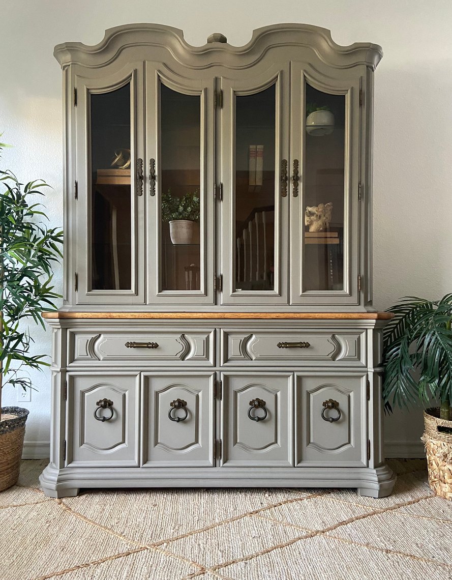 Vintage Thomasville China Display *Local Pick Up Only