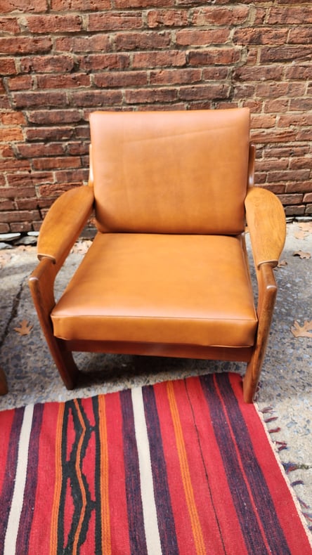 ST1123065 Pair of Danish Accent Chairs